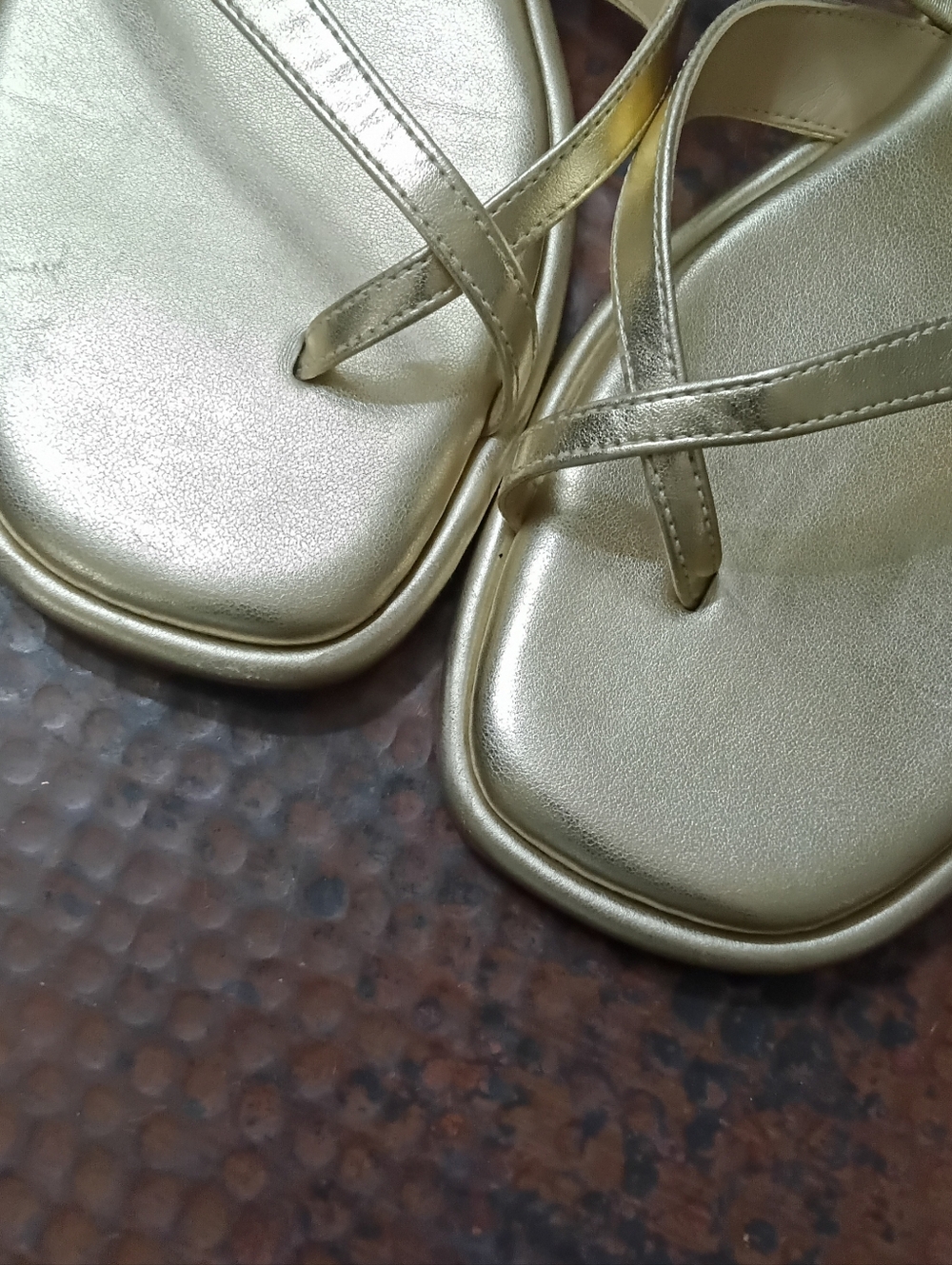 MICHAEL Michael Kors Sz. 9 Pale Gold Alba Metallic Braided Slide Flat Sandal - Picture 6 of 14